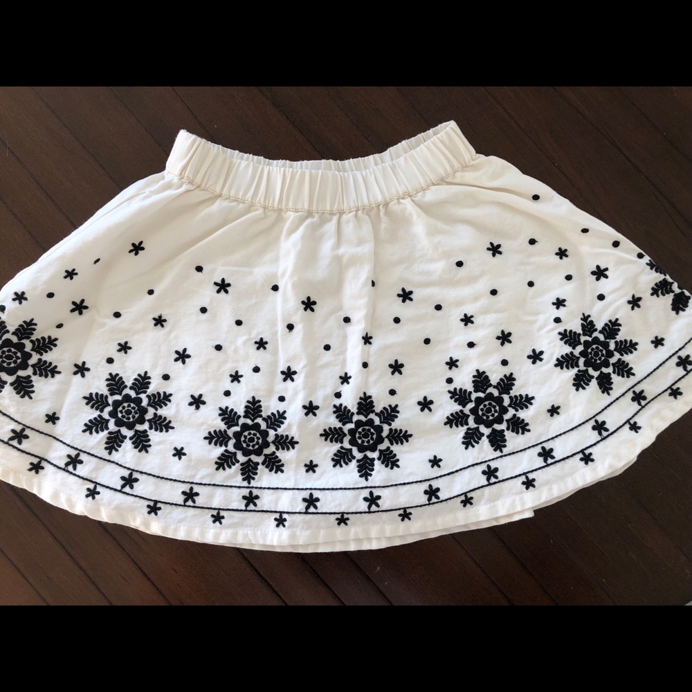 Tea Collection Winter White flower skirt Size 3